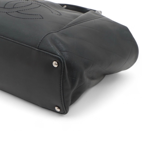 Preloved Chanel V~Stitch Coco Mark Leather Tote Bag - Picture 3 of 3